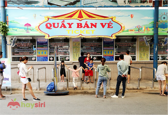 quầy bán vé tại công viên nước hồ tây