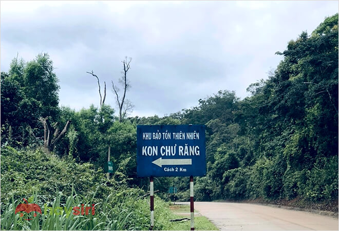 Đường dẫn vào khu bảo tồn thiên nhiên Kon Chư Răng