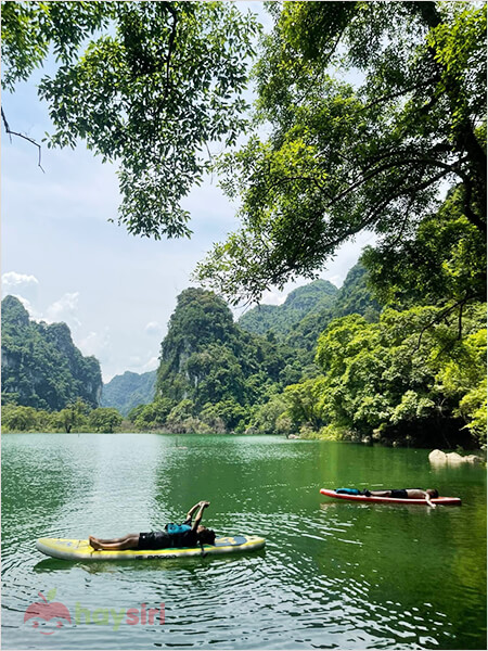 Trải nghiệm chèo sup dạo quanh thung lũng