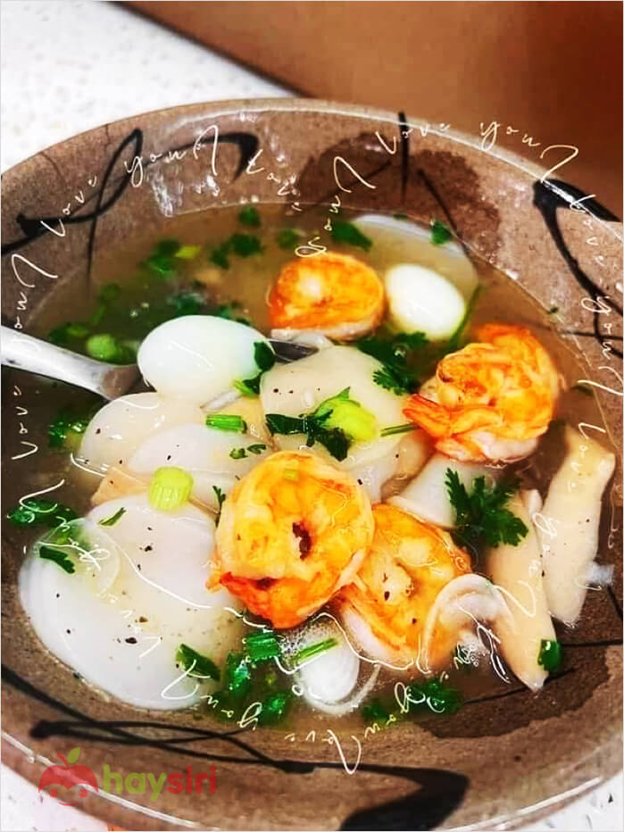 Bánh canh phồng tôm phù hợp với những bữa ăn nhẹ, không muốn ăn quá nhiều tinh bột