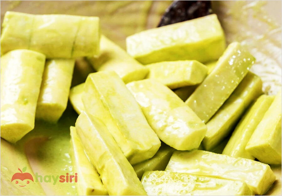 Sắn sau khi ướp cùng đường và nước cốt dừa