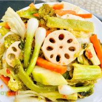 Làm kim chi củ sen: Món ăn lạ mà quen, đậm đà hương vị